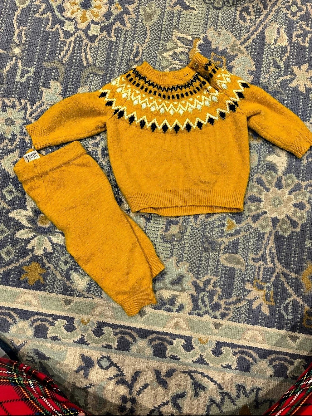 Cat & Jack 0-3m Baby Sweater and Pant Set